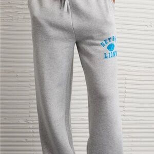 NFL x American Eagle Detroit Lions Gray Sweatpants